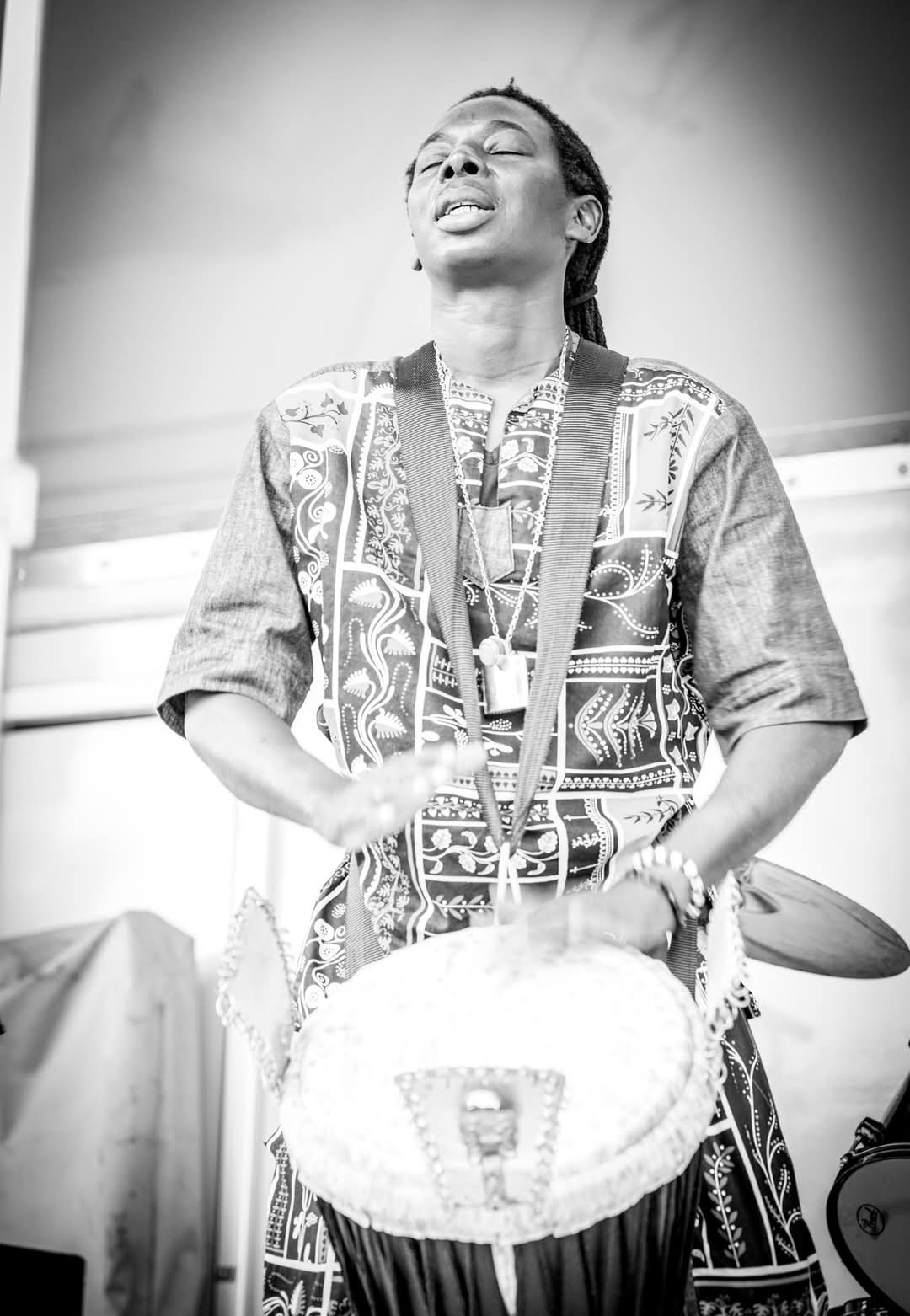 Paco performing